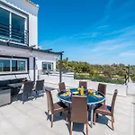 Avalon - Jacuzzi, Cinema E Piscina Aquecivel Em Armacao De Villa *