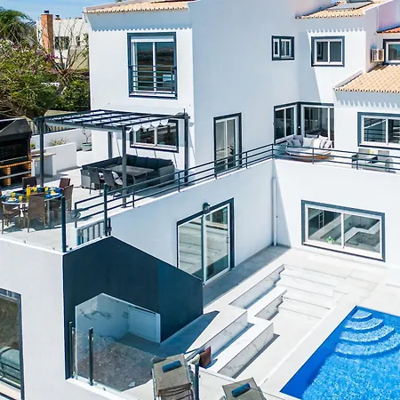 Avalon - Jacuzzi, Cinema E Piscina Aquecivel Em Armacao De *