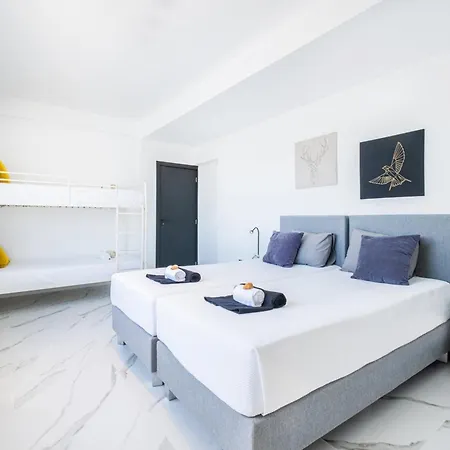 Avalon - Jacuzzi, Cinema E Piscina Aquecivel Em Armacao De *